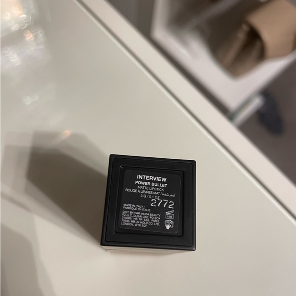 ❤️SOLD OFF PM❤️ Brand New Huda Beauty Lipstick - Picture 2 of 2